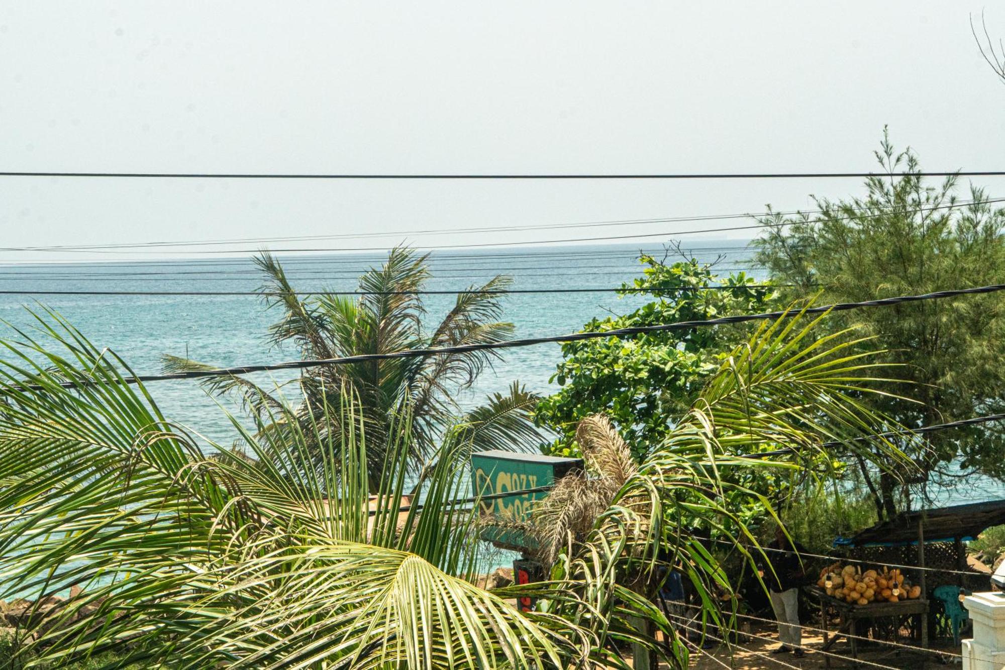 Cocos Hotel Midigama East Exterior foto